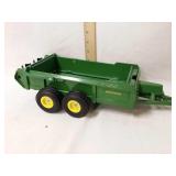 1/16th scale John Deere manure spreader
