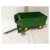 1/16th scale John Deere seeder wagon