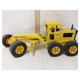 1/16th scale Tonka road grader