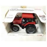 1/32 scale Case International tracker with