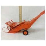 1/16th scale Allis-Chalmers Custom combine