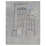 4 metal yard pieces
