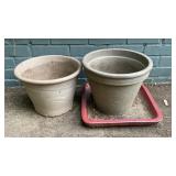 2 Out door flower pots, plus a pottery water