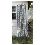 2 Gilpin Windsor Corner Column with ornamental S