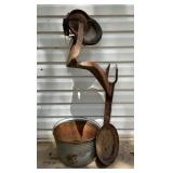 Vintage gallon galvanized metal wash bucket. 9in