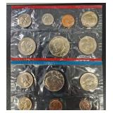 2000 U.S. Mint Uncirculated Coin Set P & D