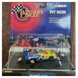 Dale Earnhardt Pit Row Winnerï¿½s Circle Diorama NIB