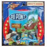 NIB Jeff Gordon 24 Dupont Looney Tunes NASCAR Car