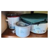 3 Rival Crock Pots 1 Carrying Case