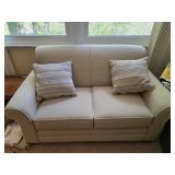 Bassett Upholstered Loveseat w/ Pillows