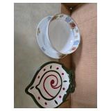 Vintage Holiday & Hand-Painted Ceramic Dishware