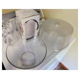 4 Entertainment Pieces Glass Bowl & Plastic