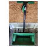 Earthway Walk Behind Lawn Seed Spreader