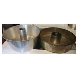 VTG Cream City Cake Pan + additional Pan