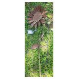 VTG Metal Yard Decor