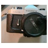 VTG Yashica TL-Electro 35mm SLR Camera w Case