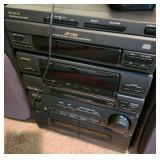 VTG AIWA Stereo With CD & Speakers