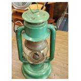 VTG Dietz No 1931 Green Kerosene Lantern