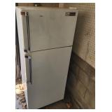 Kennmore 10 CU Ft Refrigerator W Freezer