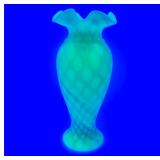 Fenton Burmese Criss Cross Diamond Vase