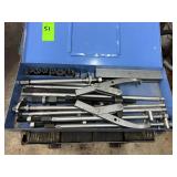 Universal Pullet Set in Box