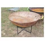 Vintage 36" Round Firepit w/Stand, Retail $699