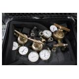(3) Harris 3500-600 Regulators