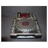 Pioneer CDJ-900 Digital Turntable in Hard Case