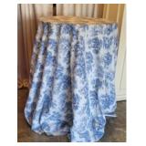 Speciality Table Cloths, Blue Toile (5) 120" Round