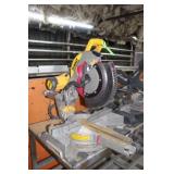 DeWalt DWS779 12" Sliding Compound Miter Saw,