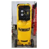 DeWalt D55168 225 Max PSI Portable Compressor
