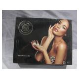 Forever Flawless Deluxe Manicure Kit