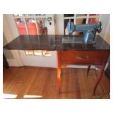 Universal Sewing Machine Top Needs Work