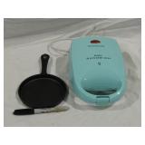 Nostalgia Mini Sandwich Maker & Cast Iron Pan