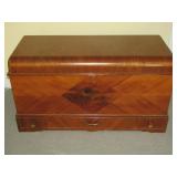 Roos Sweatheart Cedar Chest w/ Key