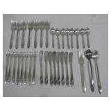 Oneida Queen Bess II Flatwear