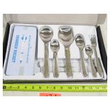 35 Pc Flatware Set New