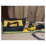 Dewalt Random Orbit Sander w/ Bag