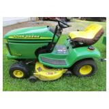 John Deere Lawn Tractor LX277 John Deere Lawn Tractor LX277
