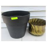 2 Plant Pots Left Is 16" T x 18" W 2 Plant Pots Left Is 16" T x 18" W