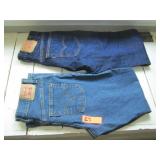 2 Pairs Jeans Top 33 x 32 Bottom 10 Med