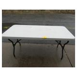 Plastic & Metal 29" x 60"W x 27"D Plastic & Metal 29" x 60"W x 27"D