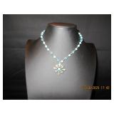 Snowflake like pendent