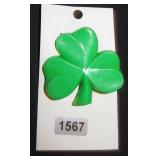 Clover brooch