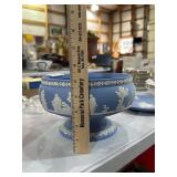 wedgwood urn bowl