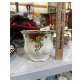 Royal albert old country roses vase pot