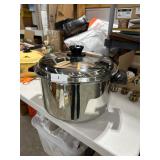 multicore 12 quart lidded stock pot