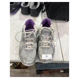 sketchers ladies sz 11