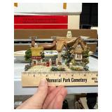 leonardo collection cottage figurine