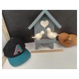 Sz 7 As Cap, Doves under Roof Wall Decor &